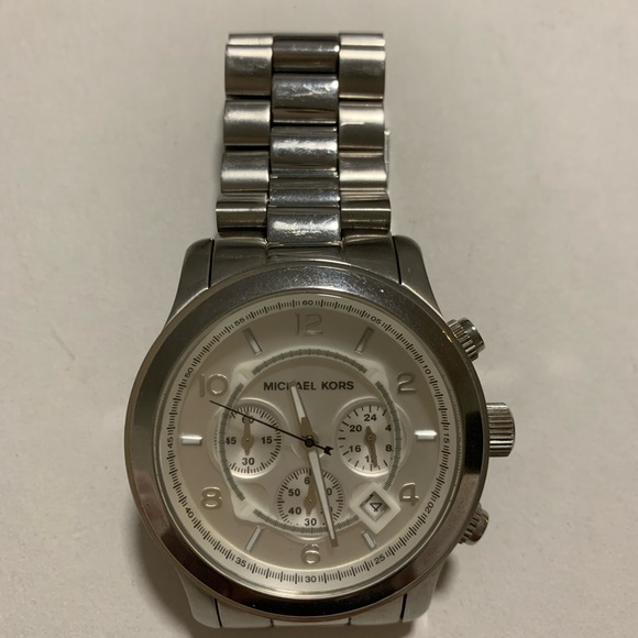 Michael Kors oversized watch - Picture 5 of 5
